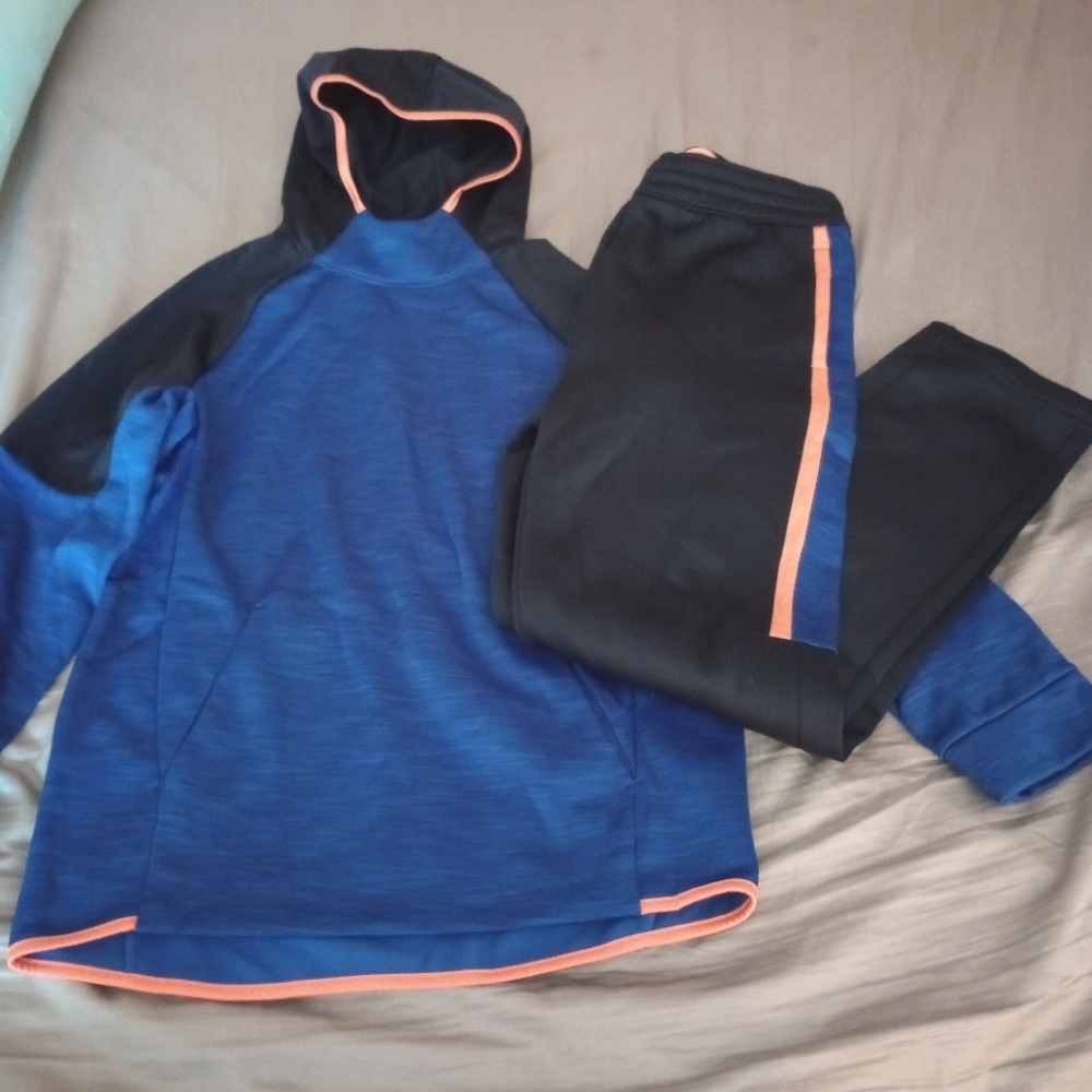 Boys Old Navy Sweat suit - Size 12
